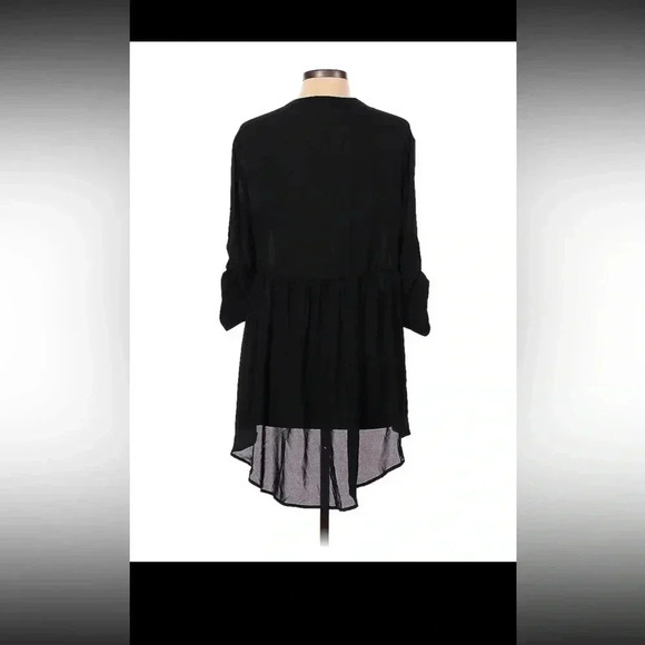 Torrid Lace Up Black Roll Sleeve V-Neck Tunic Top 0 - Picture 2 of 4